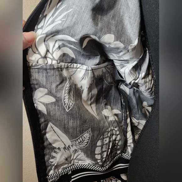 Denim And Flower Ricky Singh Black/White Floral Bomber Jacket. Size S. NWT - Picture 10 of 13